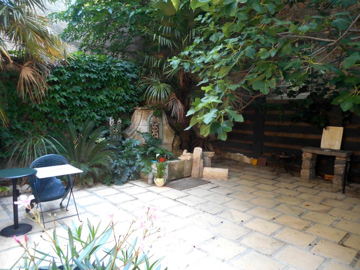 Logis De La Meschaussee, Dans Donjon Du Xie Siecle Canet  Ngoại thất bức ảnh